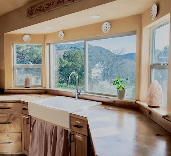 Holiday home 13 Acres Perfect For Groups! 3Br Sleeps 8-10 *