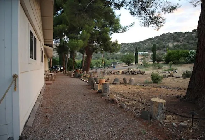 13 Acres Perfect For Groups! 3Br Sleeps 8-10 * Cottonwood